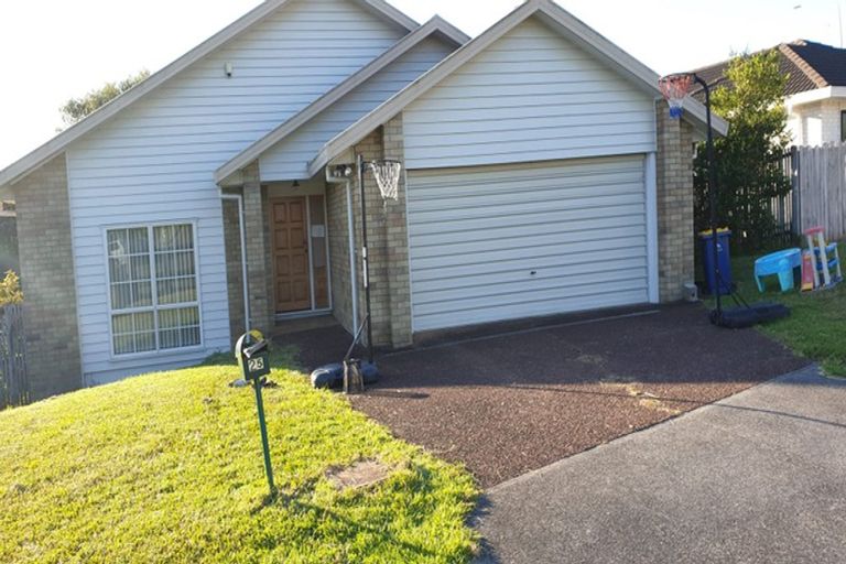 Photo of property in 25 Mercury Lane, Windsor Park, Auckland, 0632