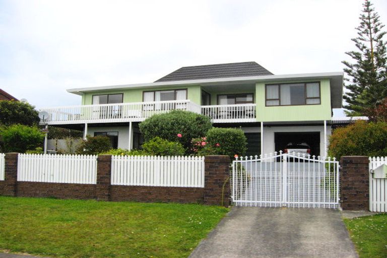 Photo of property in 73 Pacific Parade, Army Bay, Whangaparaoa, 0930