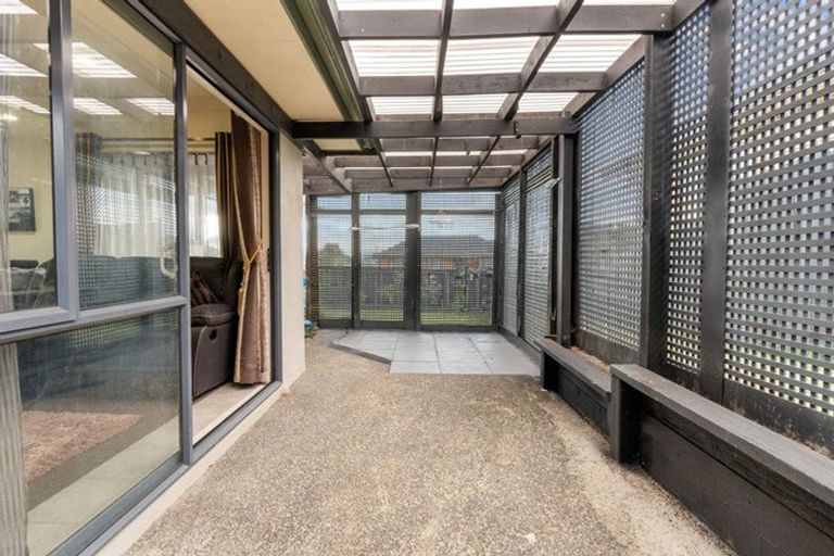 Photo of property in 96 Pitt Avenue, Clendon Park, Auckland, 2103