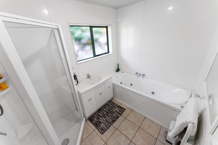 Photo of property in 10 Tararua Crescent, Otaki, 5512