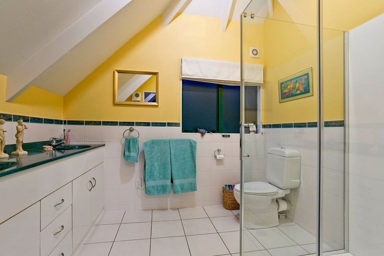 Photo of property in 1/6 Carlisle Road, Browns Bay, Auckland, 0630