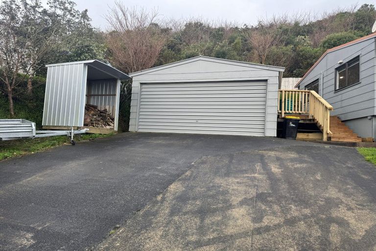 Photo of property in 26 Fiona Grove, Karori, Wellington, 6012