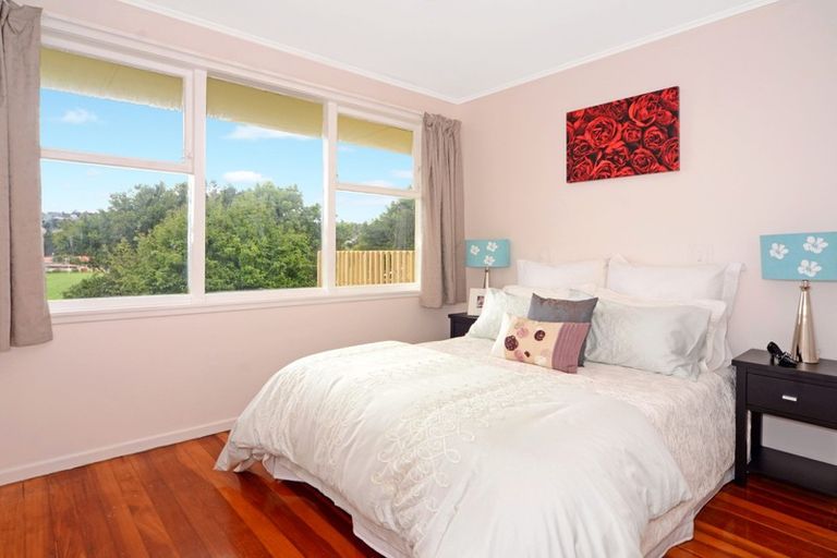 Photo of property in 9 Waverley Avenue, Glenfield, Auckland, 0629