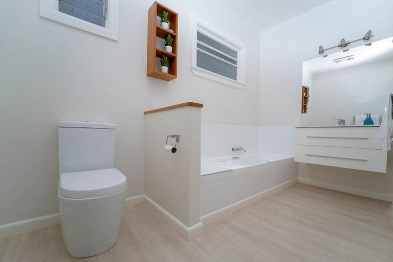 Photo of property in 16 Moncrieff Avenue, Britannia Heights, Nelson, 7010