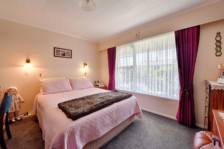 Photo of property in 125 Seaward Road, Edendale, 9825