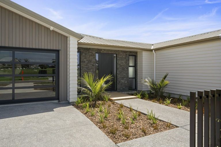 Photo of property in 1 Springwater Drive, Maewa, 4702