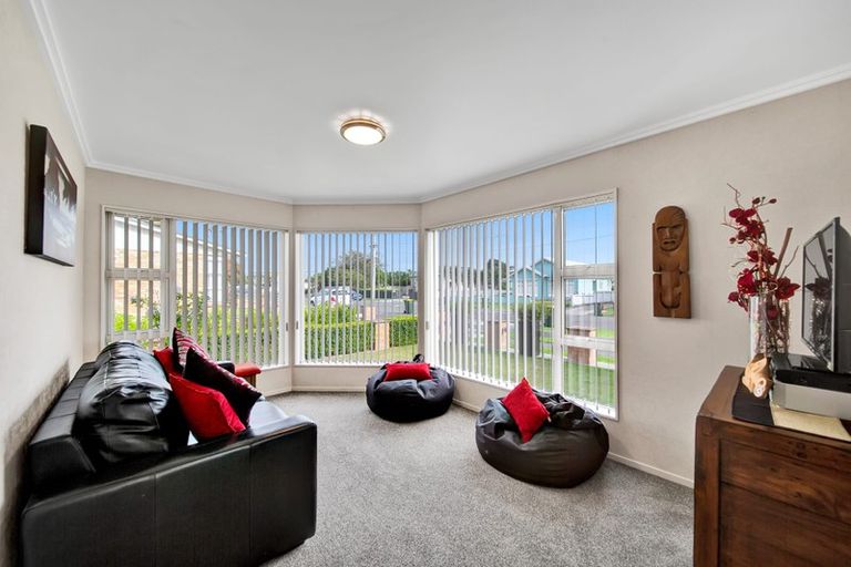 Photo of property in 11 Grey Street, Hawera, 4610