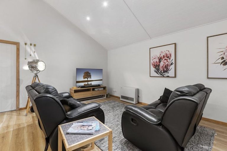 Photo of property in 7b Lyn Grove, Papamoa Beach, Papamoa, 3118