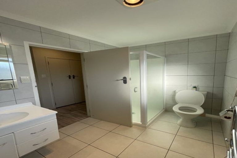 Photo of property in 9 Quibray Place, Botany Downs, Auckland, 2010