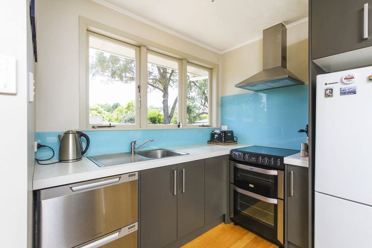 Photo of property in 12 Lucinda Place, Glen Eden, Auckland, 0602