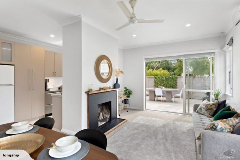 Photo of property in 21 Pukerangi Crescent, Ellerslie, Auckland, 1051