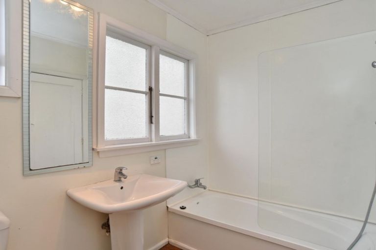 Photo of property in 32 Amyes Road, Hornby, Christchurch, 8042