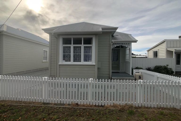 Photo of property in 11 Berry Street, Gisborne, 4010