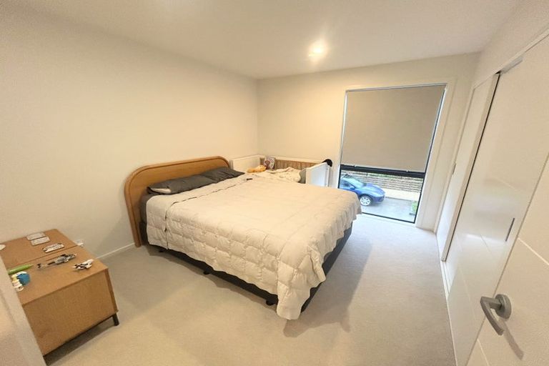 Photo of property in 42 Koreke Close, Kenepuru, Porirua, 5022