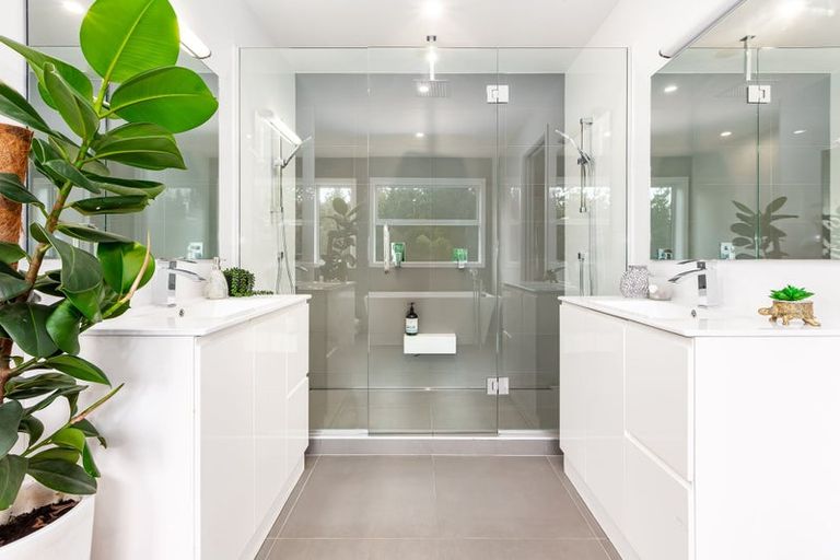 Photo of property in 32 Pacific View, Whitby, Porirua, 5024