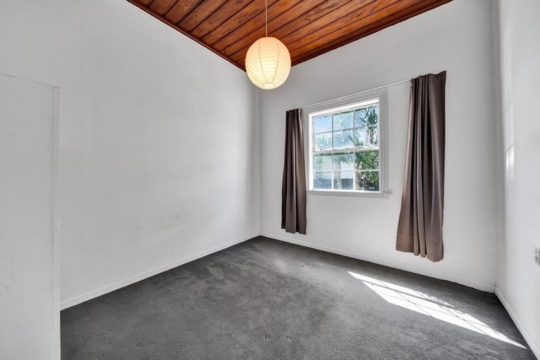 Photo of property in 45 Fitzroy Road, Fitzroy, New Plymouth, 4312