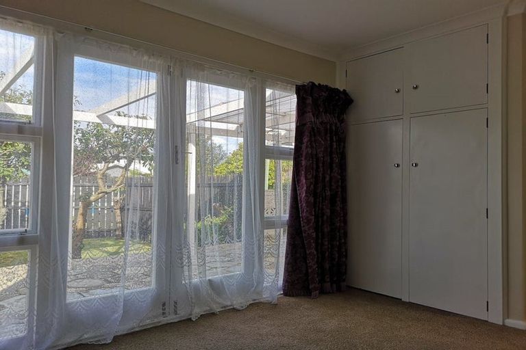 Photo of property in 6 Norrie Street, Redwood, Christchurch, 8051