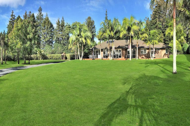 Photo of property in 16 Kotare Heights, Kerikeri, 0230