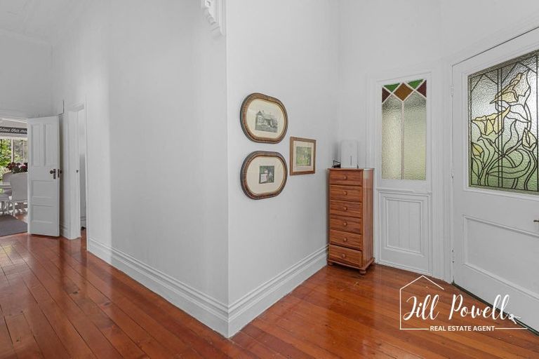 Photo of property in 32 Franklin Road, Paparoa, 0571