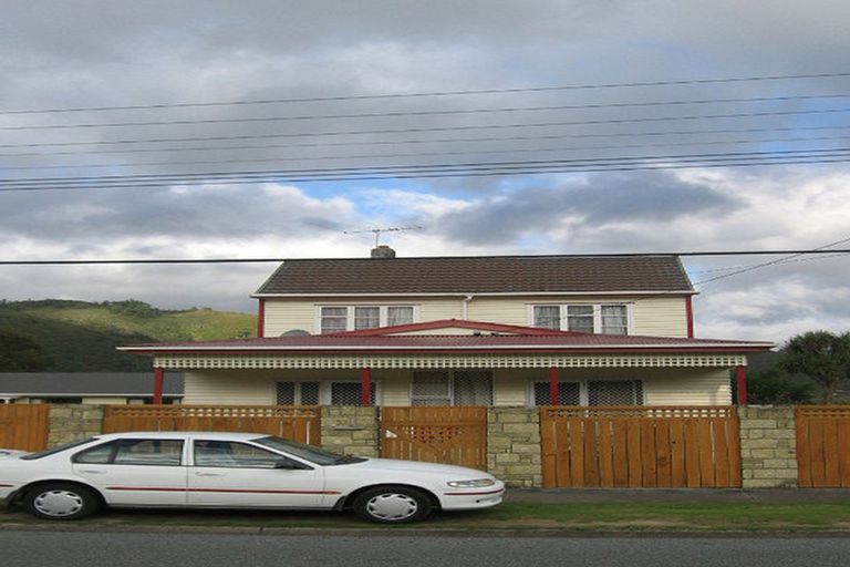 Photo of property in 32 Reynolds Street, Taita, Lower Hutt, 5011