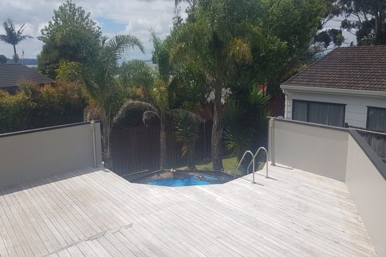 Photo of property in 53 West Harbour Drive, West Harbour, Auckland, 0618