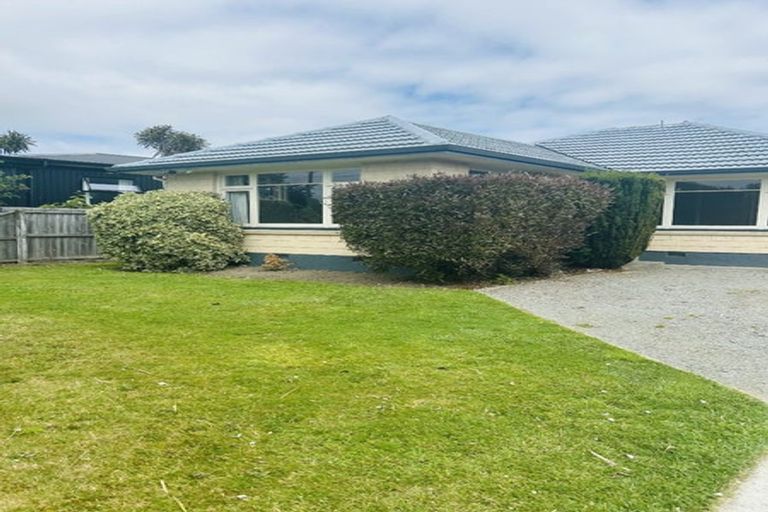 Photo of property in 17 Pembroke Street, Avondale, Christchurch, 8061