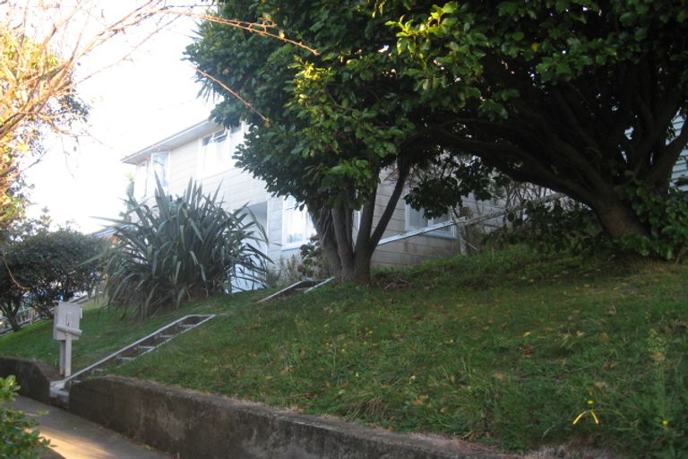 Photo of property in 128 Champion Street, Cannons Creek, Porirua, 5024