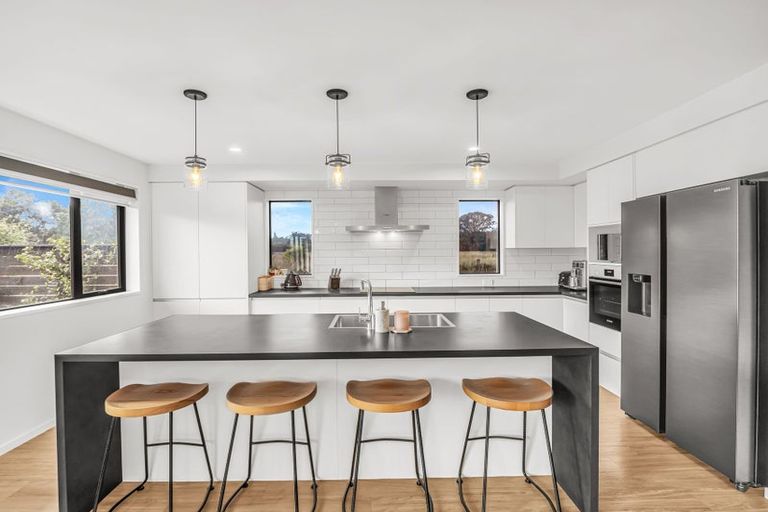 Photo of property in 102 Petries Road, Woodend, 7610