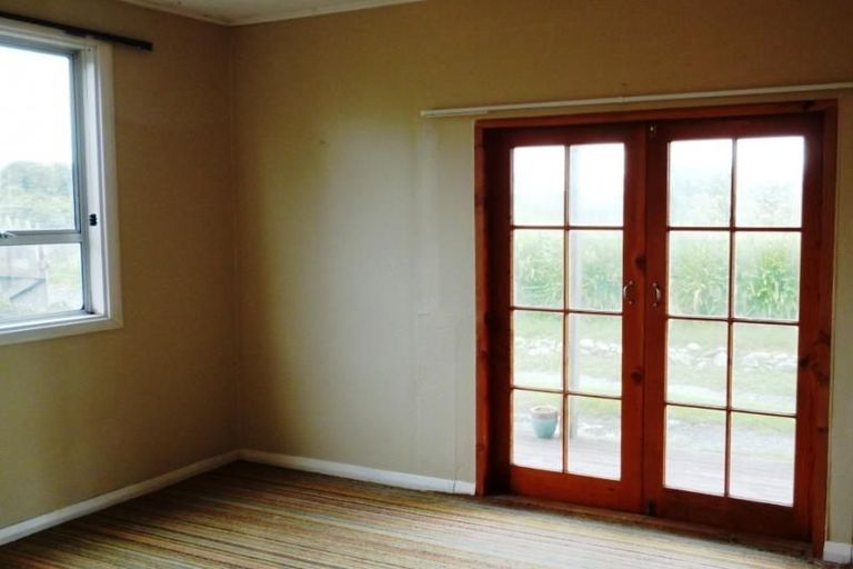 Photo of property in 3 Corbett Street, Hector, 7822