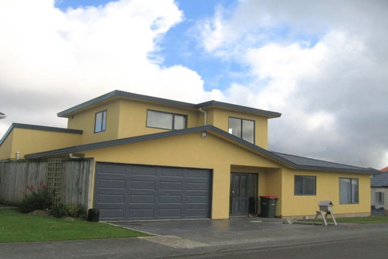 Photo of property in 44 Landsdowne Terrace, Karori, Wellington, 6012