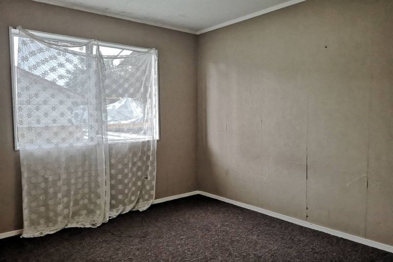 Photo of property in 23 Everglade Drive, Goodwood Heights, Auckland, 2105