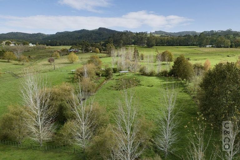 Photo of property in 293 Ararimu Valley Road, Helensville, Waimauku, 0882