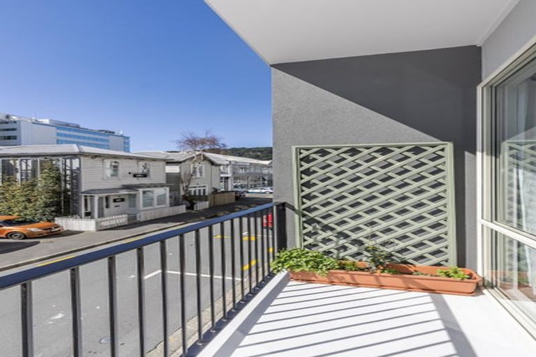 Photo of property in De Vere Apartments, 22/23 Tennyson Street, Te Aro, Wellington, 6011