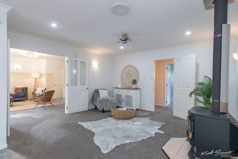 Photo of property in 21 Galveston Grove, Totara Park, Upper Hutt, 5018