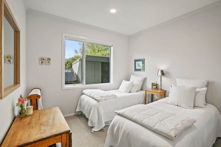 Photo of property in 17b Shearer Drive, Oakura, 4314