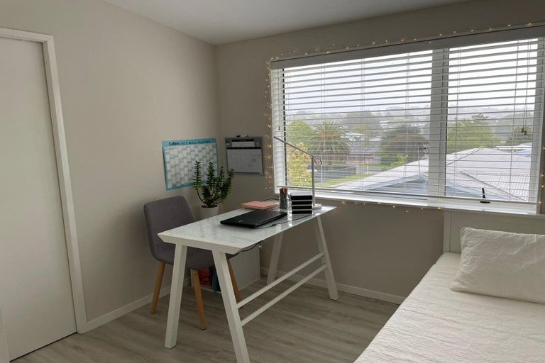 Photo of property in 10 Sequoia Place, Sunnynook, Auckland, 0620