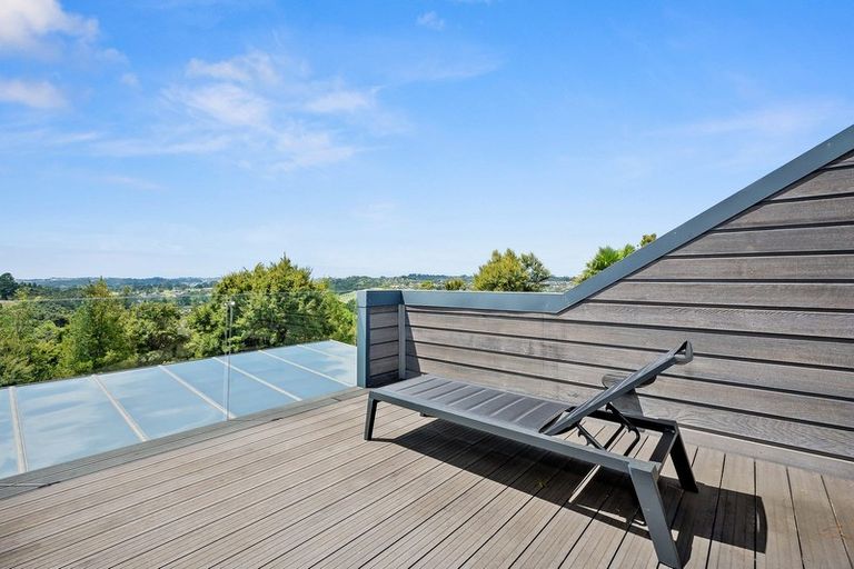 Photo of property in 361a Paremoremo Road, Paremoremo, Auckland, 0632