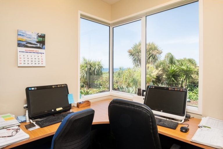 Photo of property in 30 Sirrah Street, Okitu, Gisborne, 4010