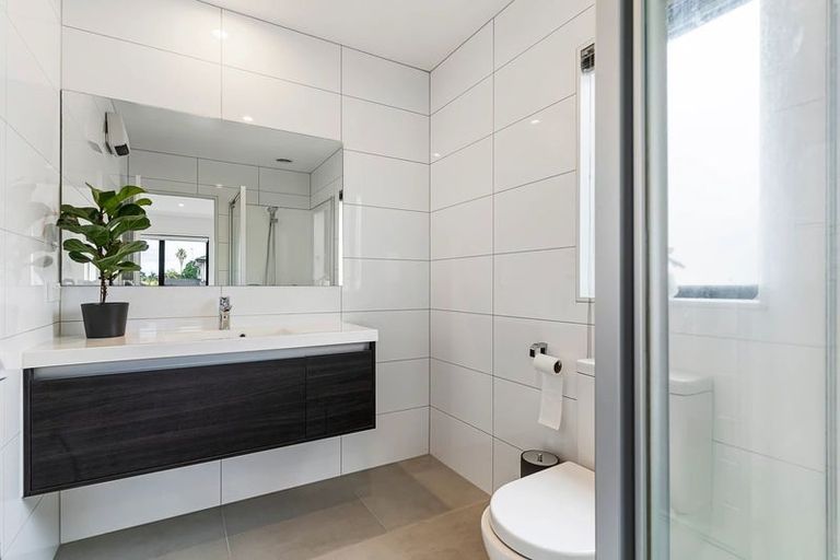 Photo of property in 18 Pepene Avenue, Takanini, 2112