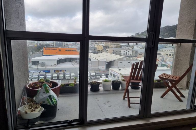 Photo of property in Grandstand Apartments, 12/80 Kent Terrace, Mount Victoria, Wellington, 6011