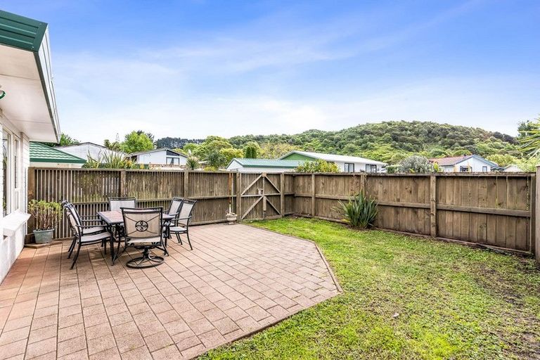 Photo of property in 42a Hookway Grove, Paraparaumu, 5032