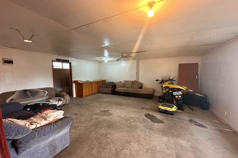 Photo of property in 22 Charles Street, Takapau, 4203