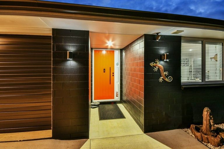 Photo of property in 2 Peacock Place, Pokeno, 2402