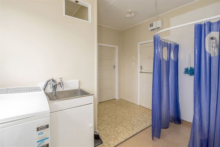 Photo of property in 22 George Street, Levin, 5510