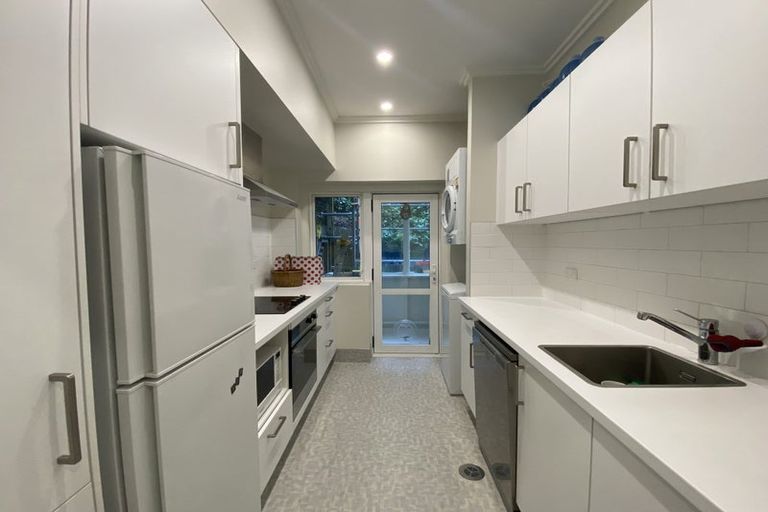 Photo of property in Fountain Court, 6/48 Oriental Parade, Oriental Bay, Wellington, 6011