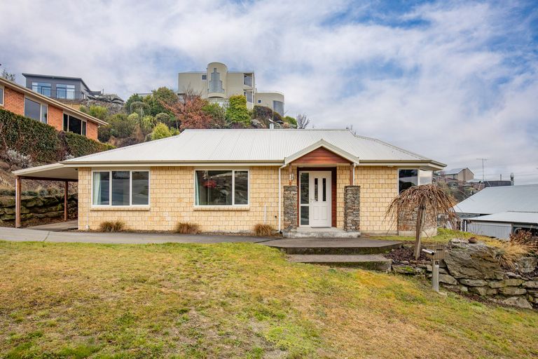 Photo of property in 17 Aronui Road, Bridge Hill, Alexandra, 9320