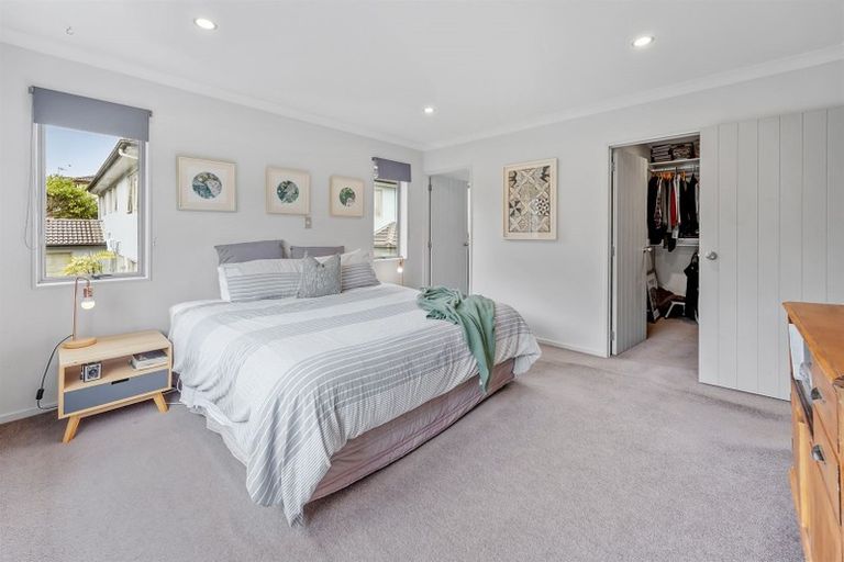 Photo of property in 31 Harrowglen Drive, Northcross, Auckland, 0632