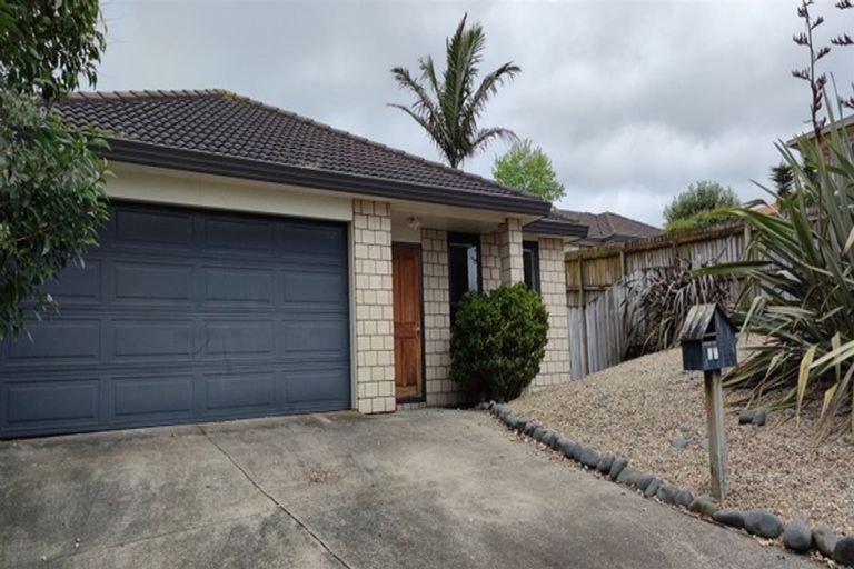 Photo of property in 17 George Arthur Place, Pukekohe, 2120