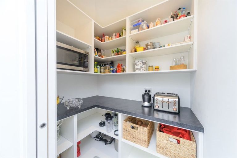 Photo of property in 8 Poplar Grove, Feilding, 4702