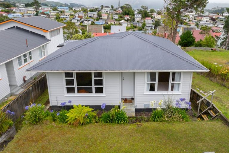 Photo of property in 65 Waihora Crescent, Waitangirua, Porirua, 5024